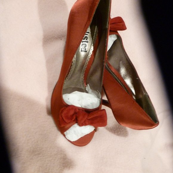 Unlisted Red  Peep Toe Heels with Bow  sz 10 NWOP - Picture 11 of 15